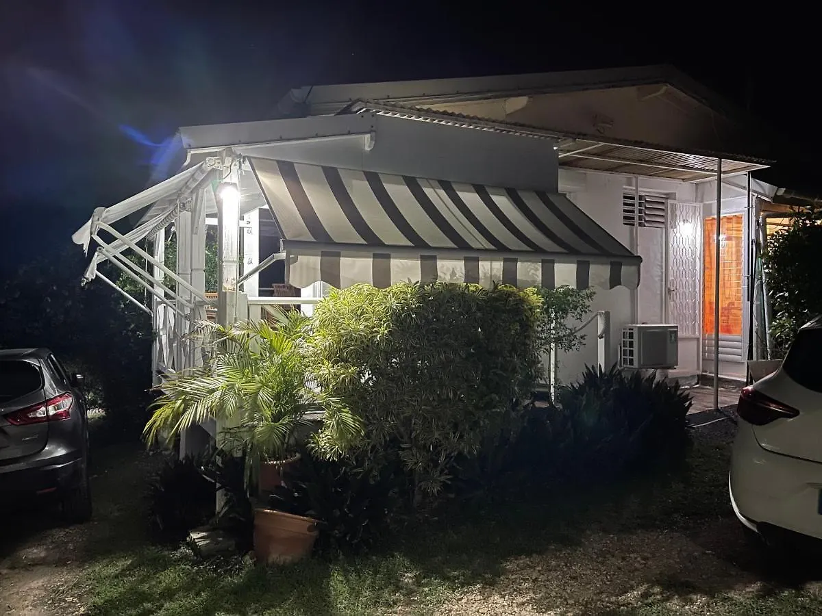 Bungalow Les Hibiscus Сен-Франсуа